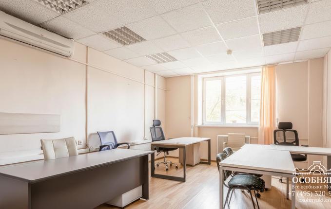 на Баррикадной улице, 8, площадь 4970 м