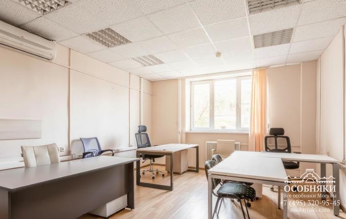 на Баррикадной улице, 8, площадь 4970 м