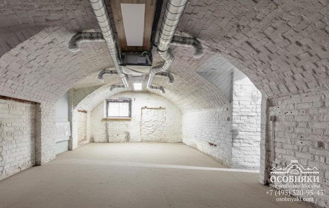 на Варшавском шоссе, 5, площадь 1180 м