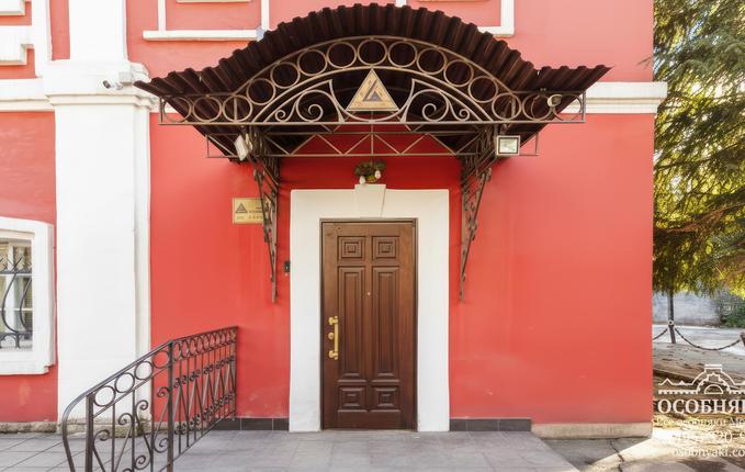 в Газетном переулке, 9с5, площадь 209 м