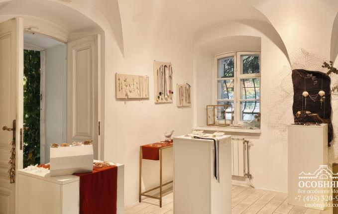 в Газетном переулке, 9с5, площадь 209 м