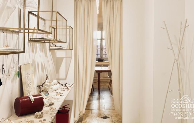 в Газетном переулке, 9с5, площадь 209 м