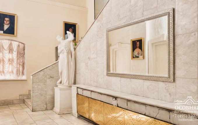 в Газетном переулке, 9с5, площадь 209 м