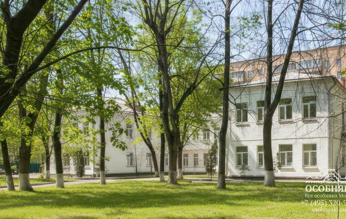 на улице Расковой, 11, площадь 1335 м