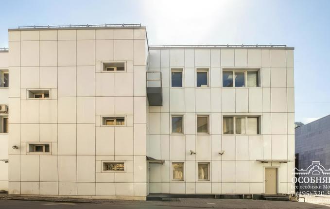 на Садовой-Черногрязской, 22, площадь 1520 м