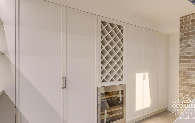 в Романовом переулке, 3с2, площадь 76 м