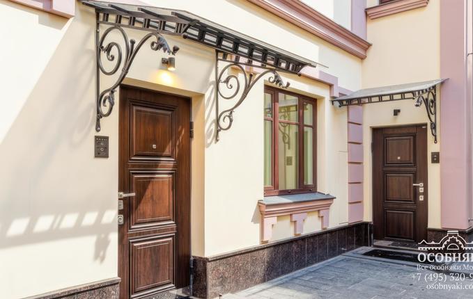 в Романовом переулке, 3, площадь 157 м