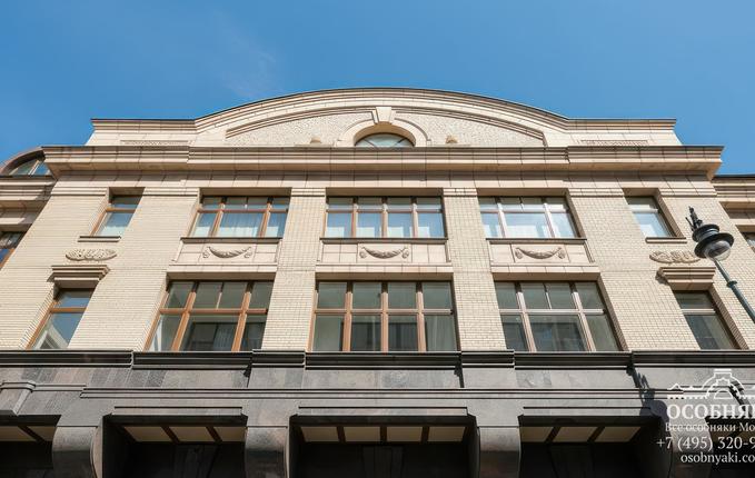 в Турчаниновом переулке, 2А, площадь 2558 м