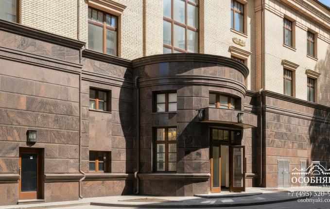 в Турчаниновом переулке, 2А, площадь 2558 м