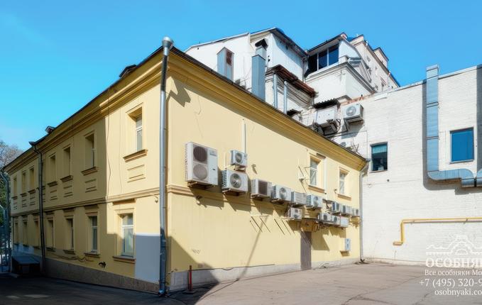 в Лубянском проезде, 21, площадь 720 м