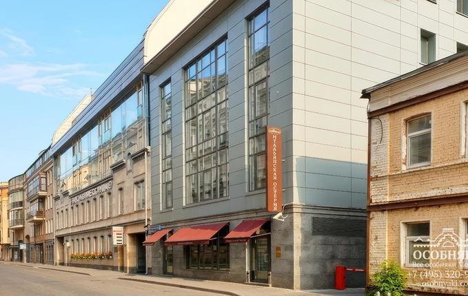 в Пожарском переулке, 15, площадь 3040 м