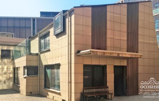 в Пожарском переулке, 15, площадь 3040 м