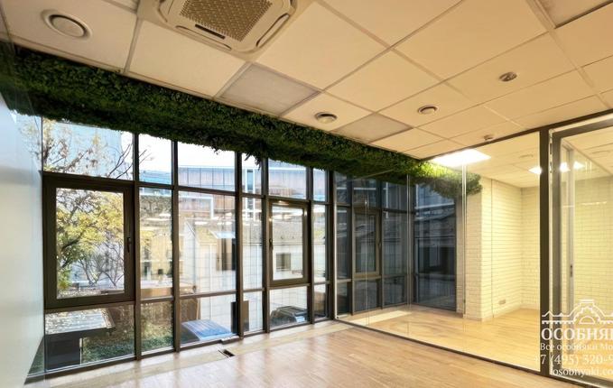 в Пожарском переулке, 15, площадь 3040 м