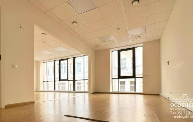 в Пожарском переулке, 15, площадь 3040 м