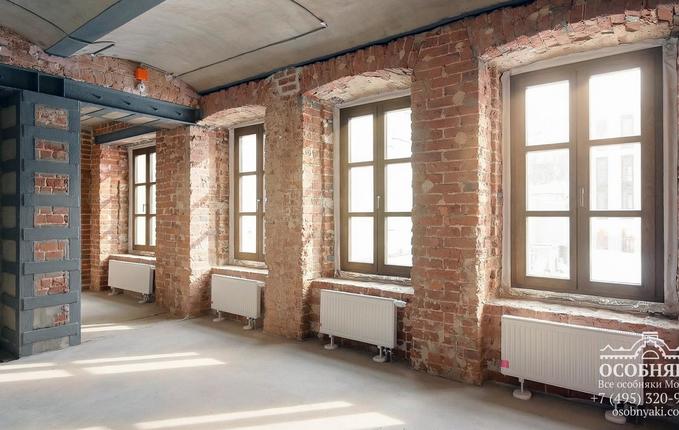 в Большом Толмачёвском переулке, 5с7А, площадь 138 м