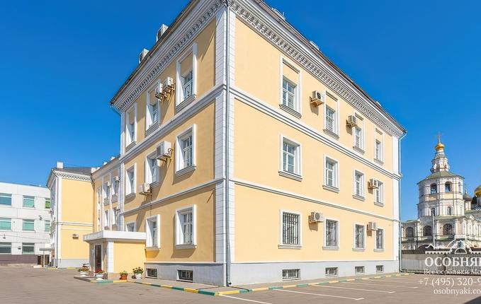 в 1-м Кожевническом, 8, площадь 2600 м