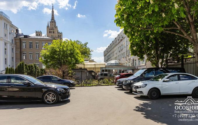 на Баррикадной улице, 8с5А, площадь 237 м