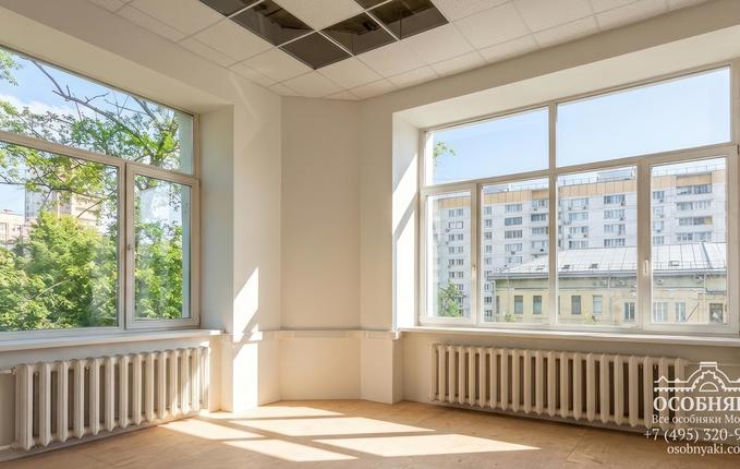 на Малой Андроньевской улице, 15, площадь 1126 м